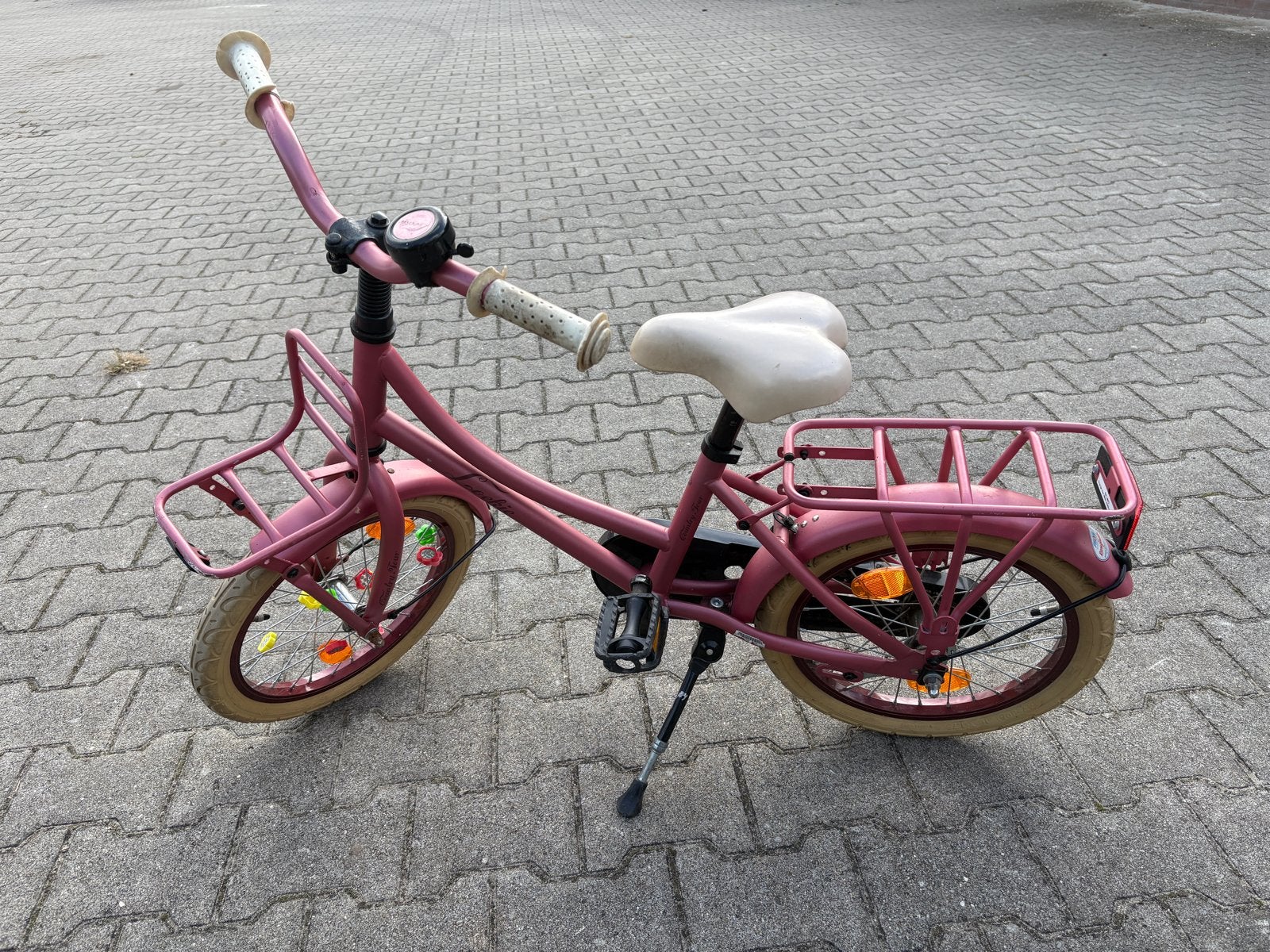 Roze meisjesfiets 16 inch met bagagedrager, Fietsen en Brommers, Ophalen, Terugtraprem, Zijwieltjes, 16 tot 20 inch