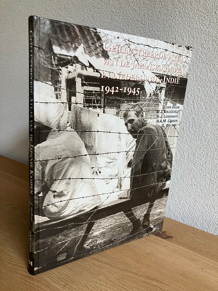 Geïllustreerde Atlas van Japanse Kampen Ned-Indië 1942-1945., Boeken, 20e eeuw of later, Ophalen of Verzenden, Zo goed als nieuw