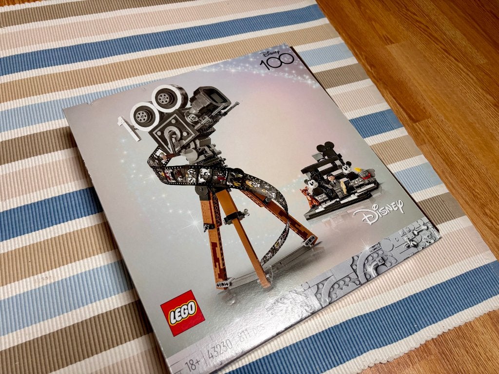 LEGO Walt Disney eerbetoon camera (43230) compleet als nieuw, Kinderen en Baby's, Inclusief instructies, Lego, Ophalen of Verzenden