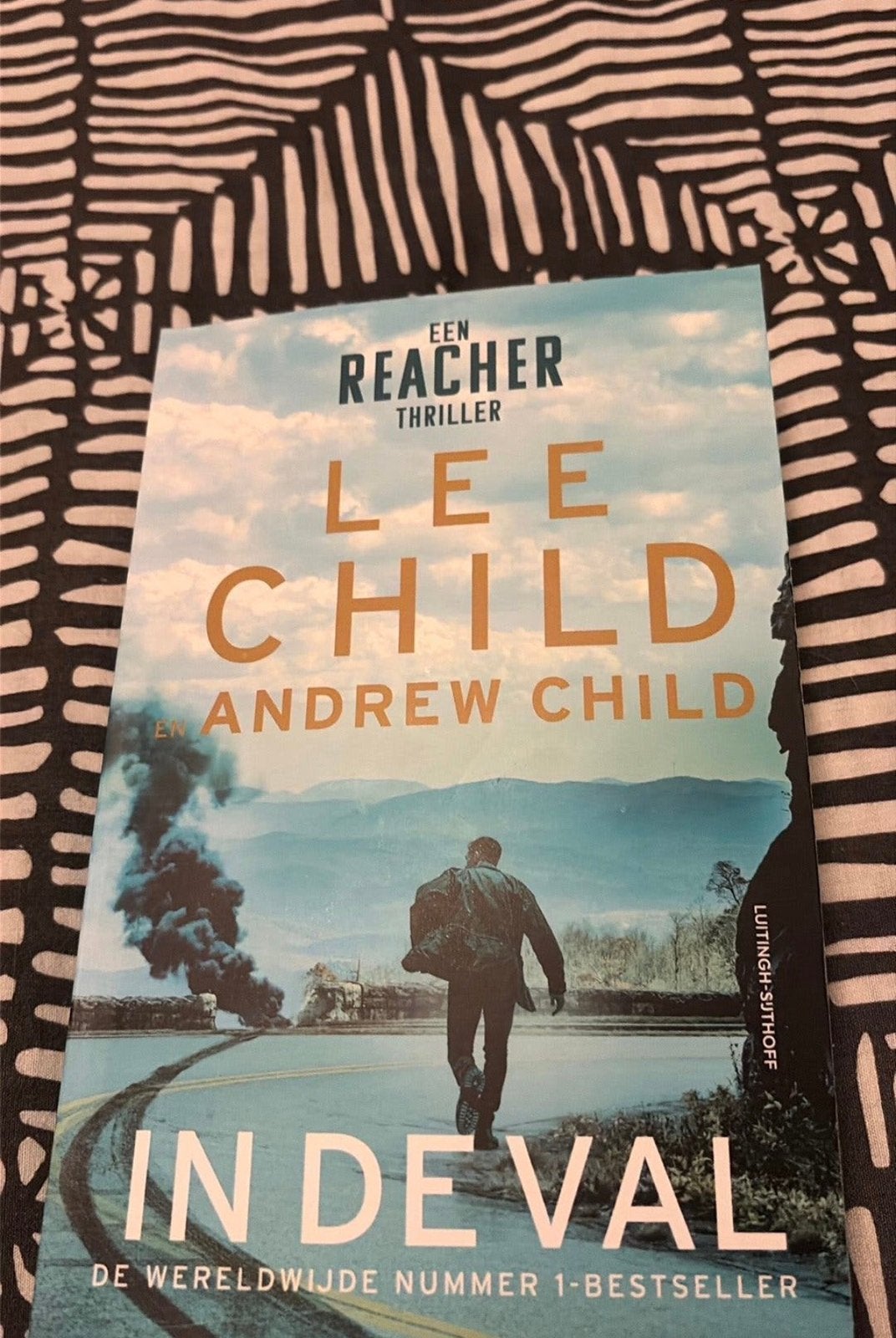 In De Val - Lee Child & Andrew Child, Ophalen of Verzenden, Zo goed als nieuw, Nederland