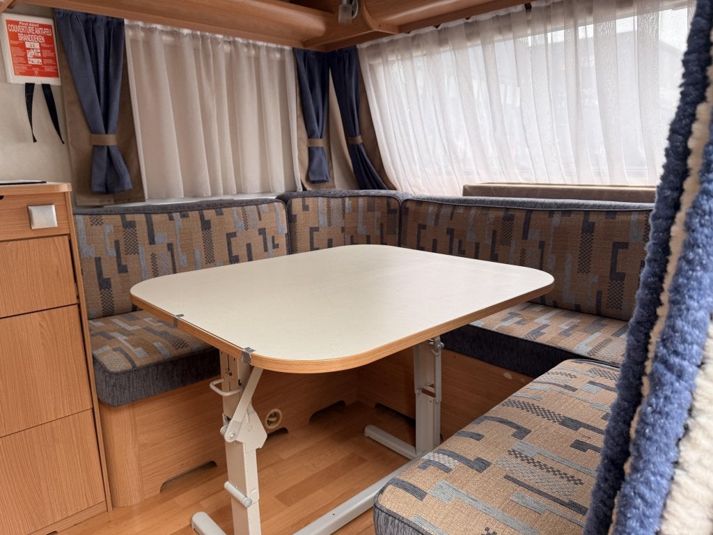 Adria Altea 512 UP, fransbed, rondzit met fietsendrager, Caravans en Kamperen, Caravans, Rondzit, Schokbreker, Bedrijf, Overige typen
