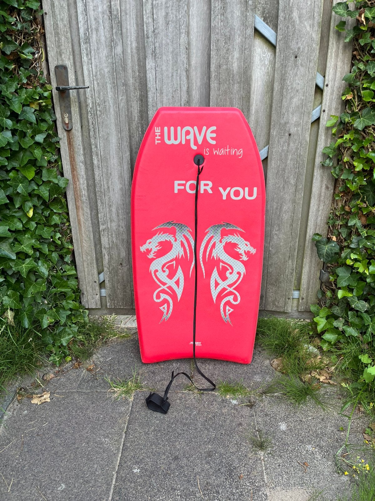 Mooi stevig bodyboard rood, Watersport en Boten, Ophalen, Gebruikt, Overige typen, Met koord