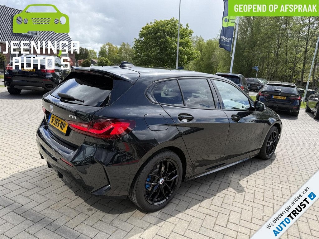 BMW 1-serie 118i M Sport Edition|Leer|Pano|Camera|AfnTrekhaa, Auto's, BMW, Gebruikt, Zwart, Origineel Nederlands, Bedrijf