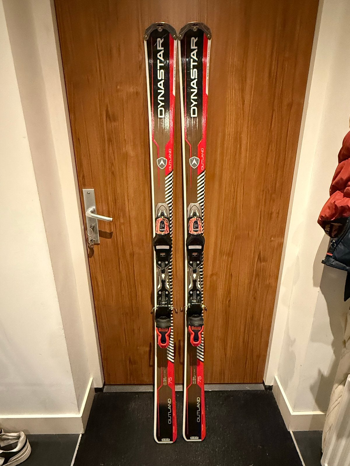 Dynastar Outland Ski's 176cm met Gabel Carbon stokken, 160 tot 180 cm, Zo goed als nieuw, Skiën, Ski's