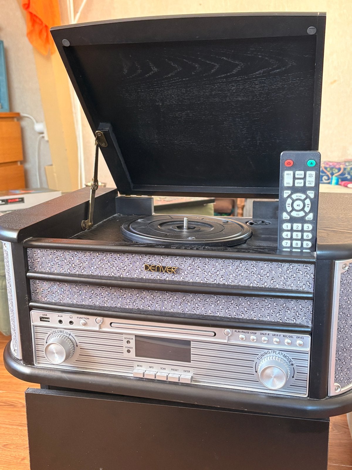 Denver MRD-51 Black Retro turntable, Audio, Tv en Foto, Platenspelers, Zo goed als nieuw, USB-aansluiting, Platenspeler, Ophalen