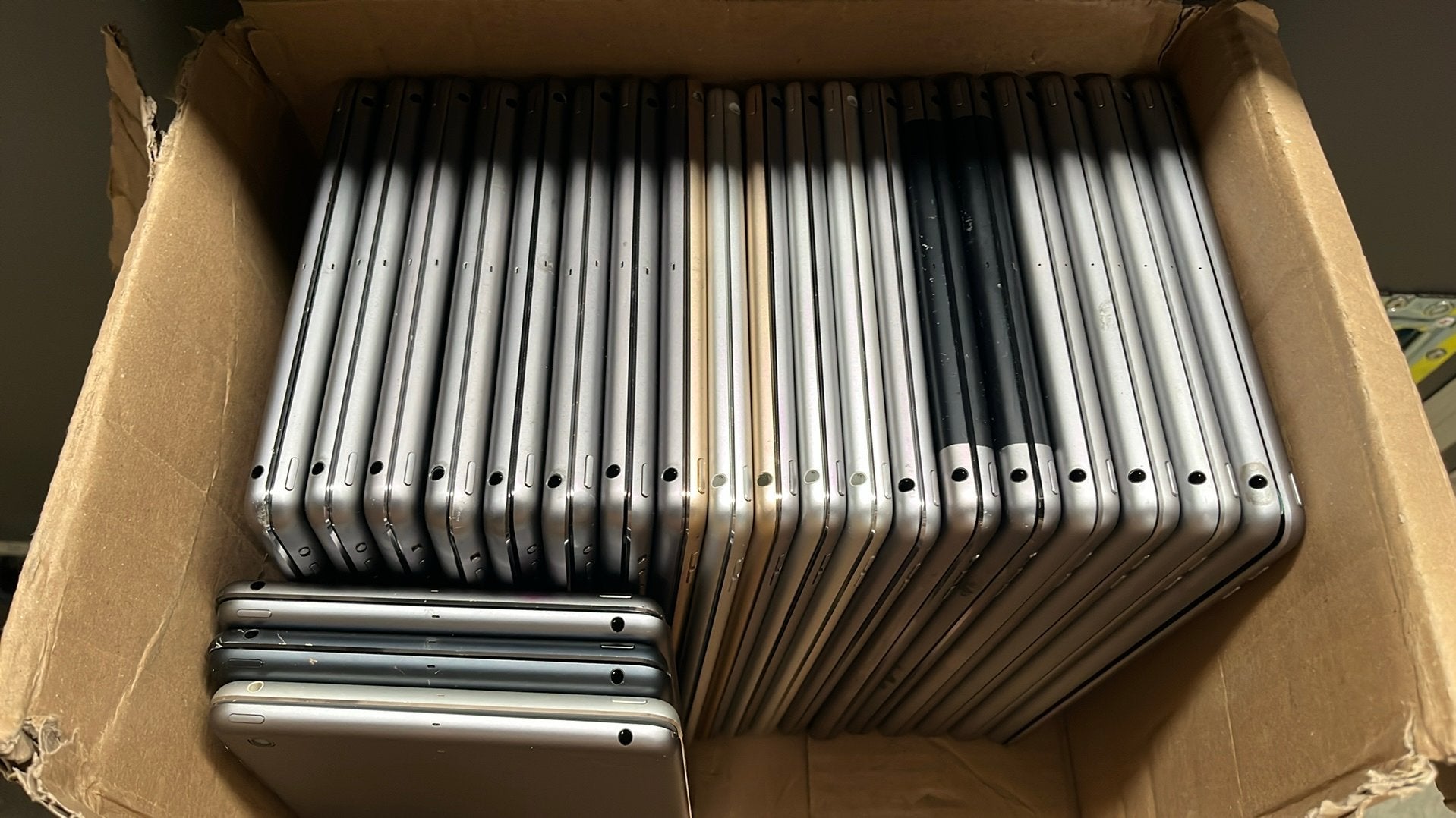 Partij 44x Apple iPads A1489 A1432 A1474 A1475 A1566 A1822, Computers en Software, 10 inch, Gebruikt, Overige modellen, Apple