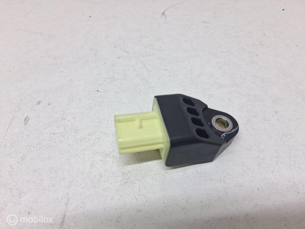 Airbag sensor Toyota Verso-S ('11-'16) 8983152020, Gebruikt, Toyota, Ophalen of Verzenden, Toyota