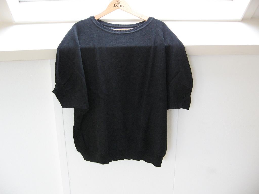 Nw zwart gebreid truitje kort mouw 48 50 body flirt €17,50, Kleding | Dames, Ophalen of Verzenden, Nieuw, Zwart