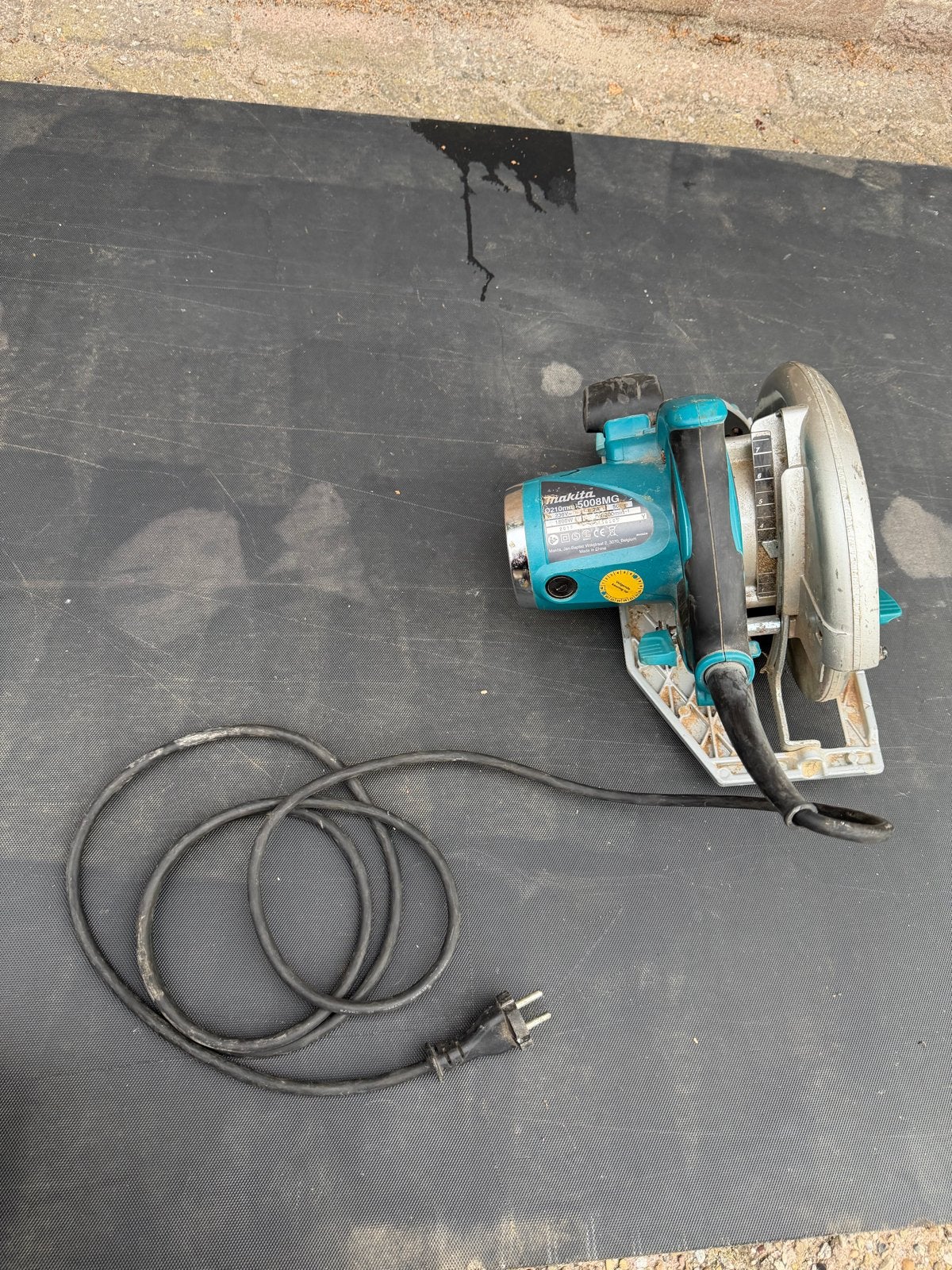 Makita 5008MG Cirkelzaag - 1800W, 210mm blad, Ophalen, Gebruikt, Cirkelzaag, 70 mm of meer