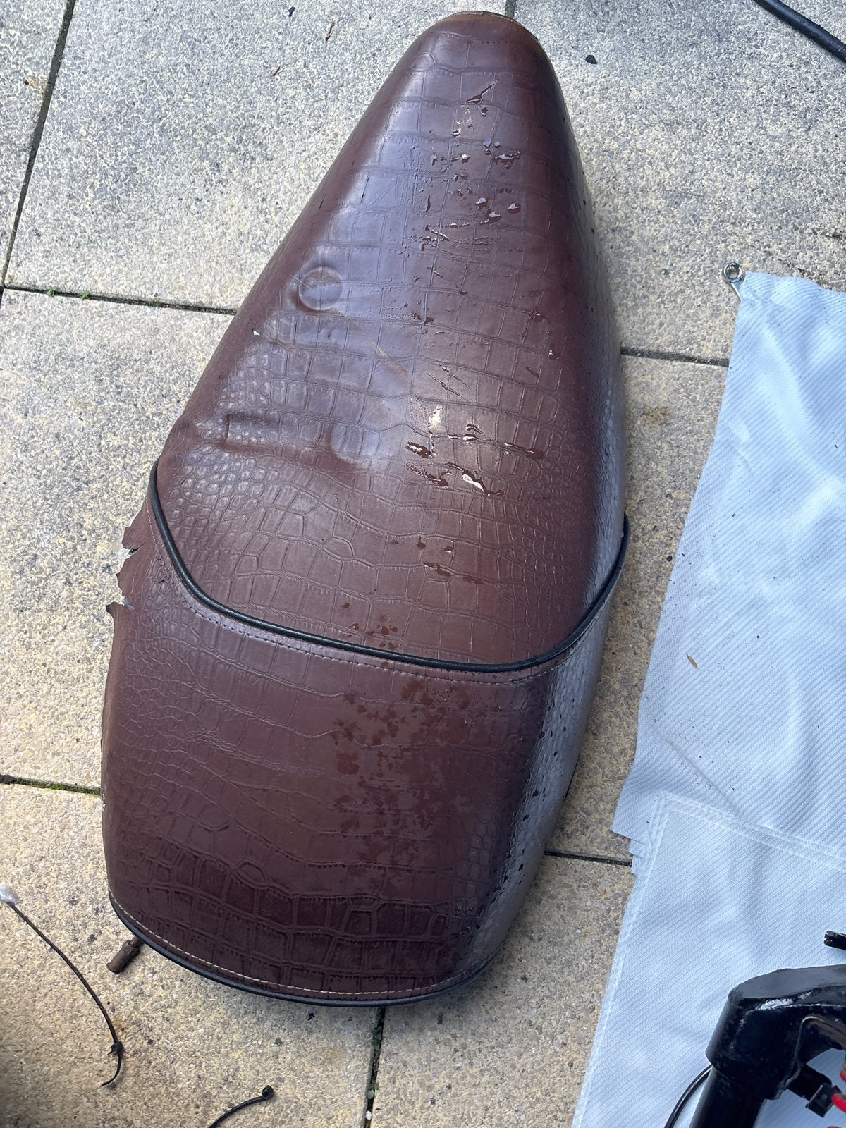 Vespa LX/S zadel compleet bruin met scheur, Ophalen of Verzenden, Gebruikt, Zadel, Vespa