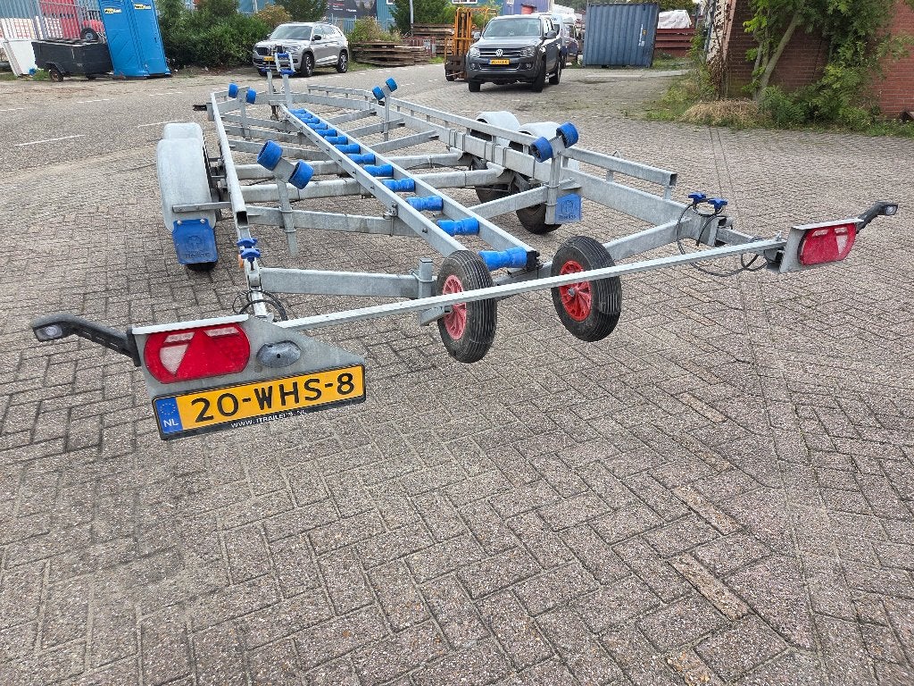 Easyroller Boottrailer 9m Tandemas 2023 | LED 13 Kielrollen, Watersport en Boten, Ophalen, Verstelbare verlichting, 9 meter of meer