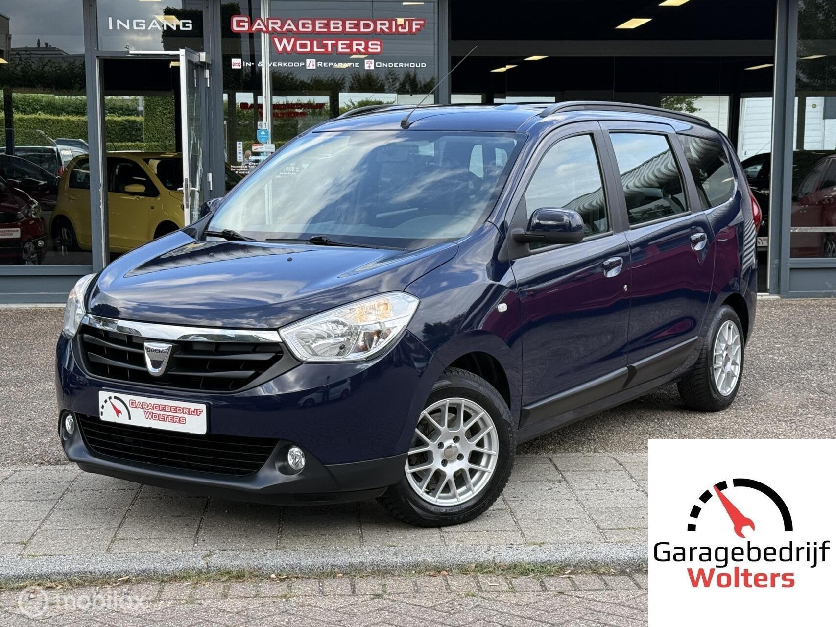 Dacia Lodgy 1.2 TCe Ambiance 5p. AIRCO PARKEERSENS. MISTLAMP, Auto's, Voorwielaandrijving, Stof, Gebruikt, Zwart