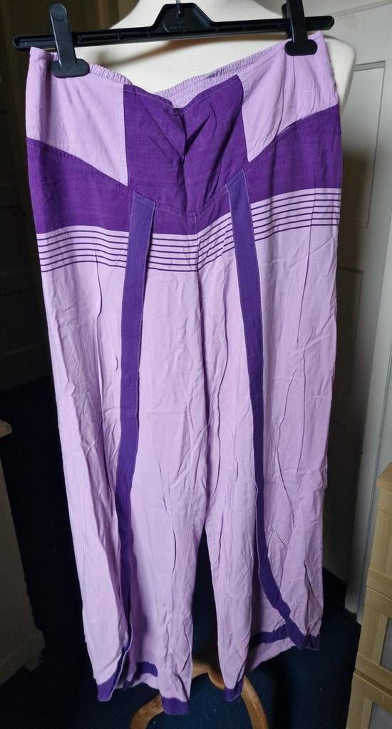 Paarse broek maat 38  met elastische taille - Rainbow, Kleding | Dames, Broeken en Pantalons, Maat 38/40 (M), Rainbow, Paars, Ophalen of Verzenden