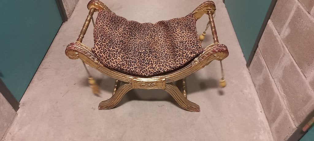 Barokke hocker met luipaardprint, Ophalen
