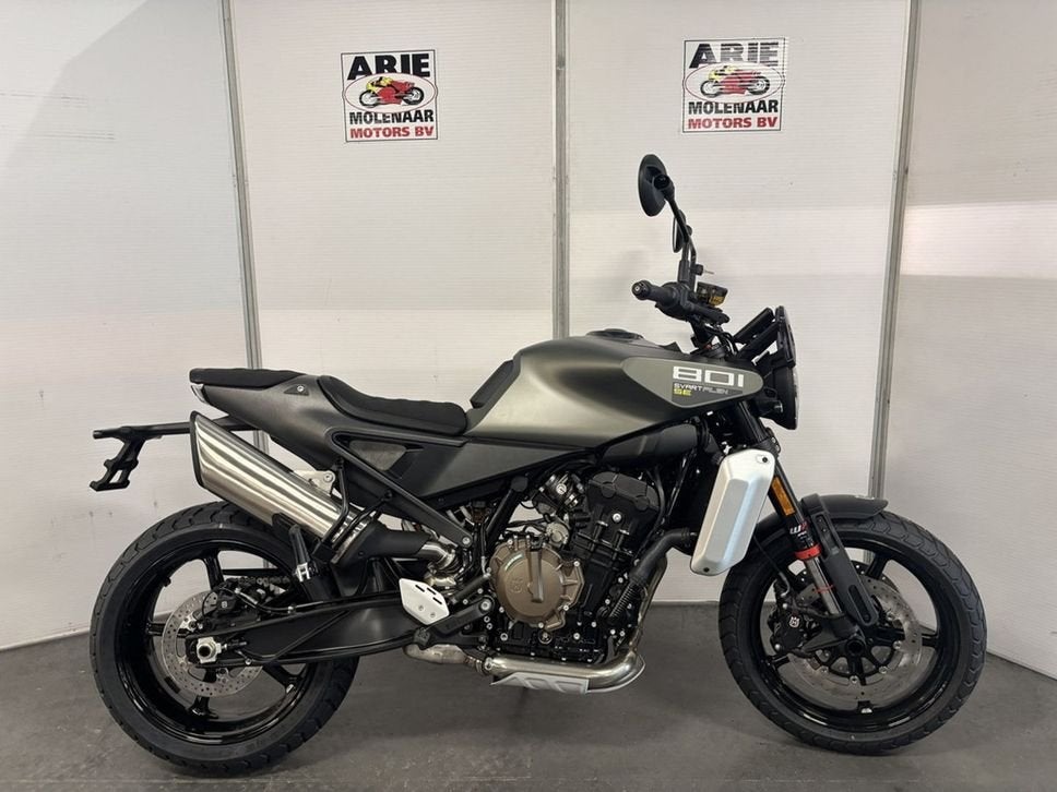 Husqvarna SVARTPILEN 801 SE (bj 2026), 2 cilinders, Bedrijf, Onbekend, Meer dan 35 kW