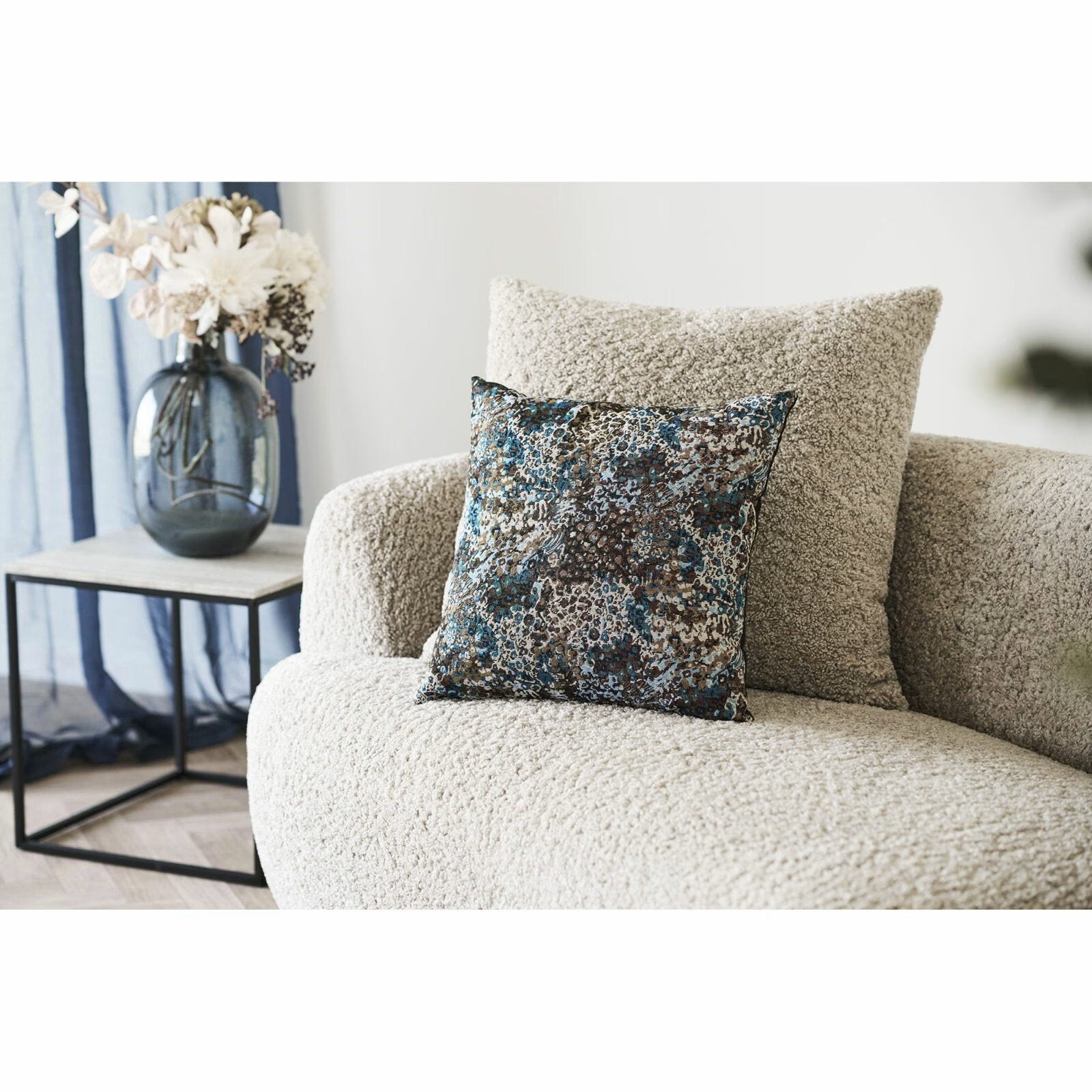 Bloesem Sierkussen 45x45 cm - Blauw & Bruin, Woonboulevard 10, 1234 AB Woonstad, Overige merken, Home Decor B.V., Met print