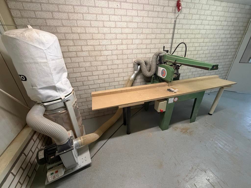 Maggi Afkortzaag type 154 met afzuiginstallatie UFO-101A, Ophalen, Gebruikt, 70 mm of meer, Afkortzaag