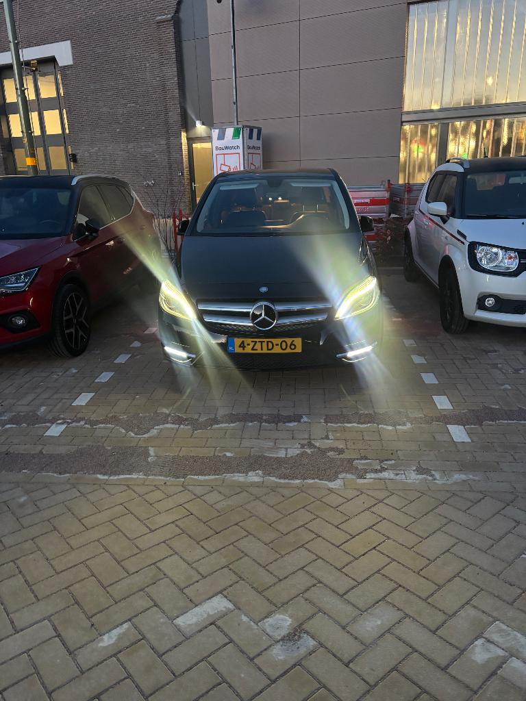 Mercedes-Benz B-Klasse 1.6 B180 5DRS BE Dct7 2014 Zwart, 1325 kg, Zwart, Leder en Stof, 1595 cc