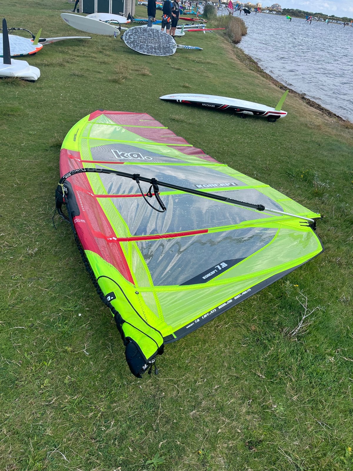 KA Koncept 7.8 windsurfzeil, Watersport en Boten, Windsurfen, 6.5 m² tot 8 m², Ophalen of Verzenden, Zo goed als nieuw, KA
