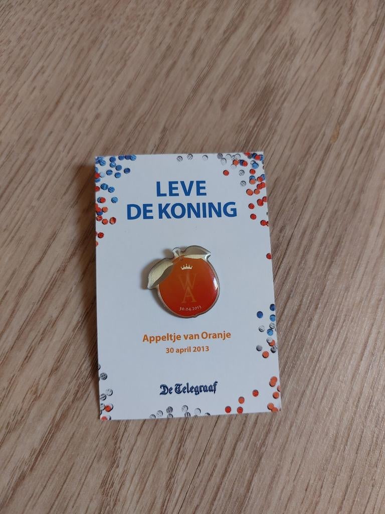 Leve de koning appeltje van oranje pin, Verzamelen, Ophalen of Verzenden