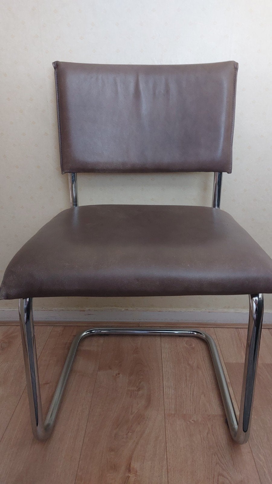 Jess Design stoel - Taupe leer en chroom, Gebruikt, Overige kleuren, Ophalen of Verzenden, Vier