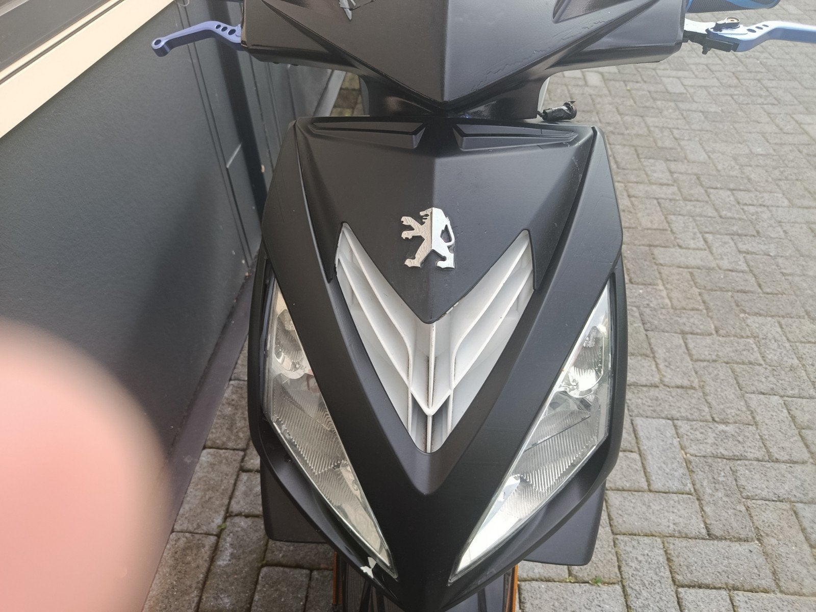 Speedfight 3zwart wit prijs kosten €1650, Fietsen en Brommers, Scooters | Peugeot, Tweetakt, Gebruikt, Maximaal 45 km/u, Speedfight