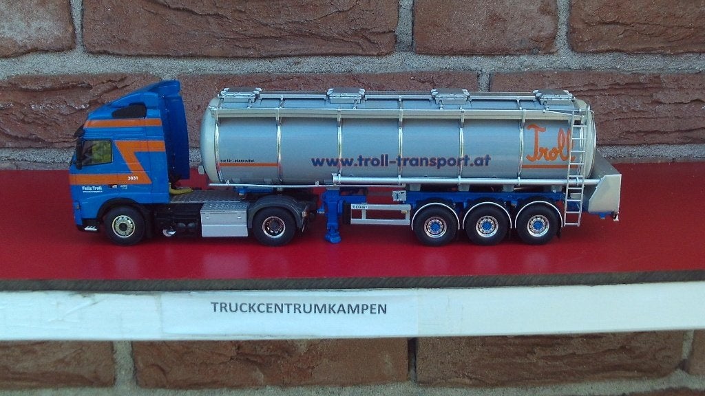 WSI  Volvo  FH12  met   tankoplgger   van  Troll.