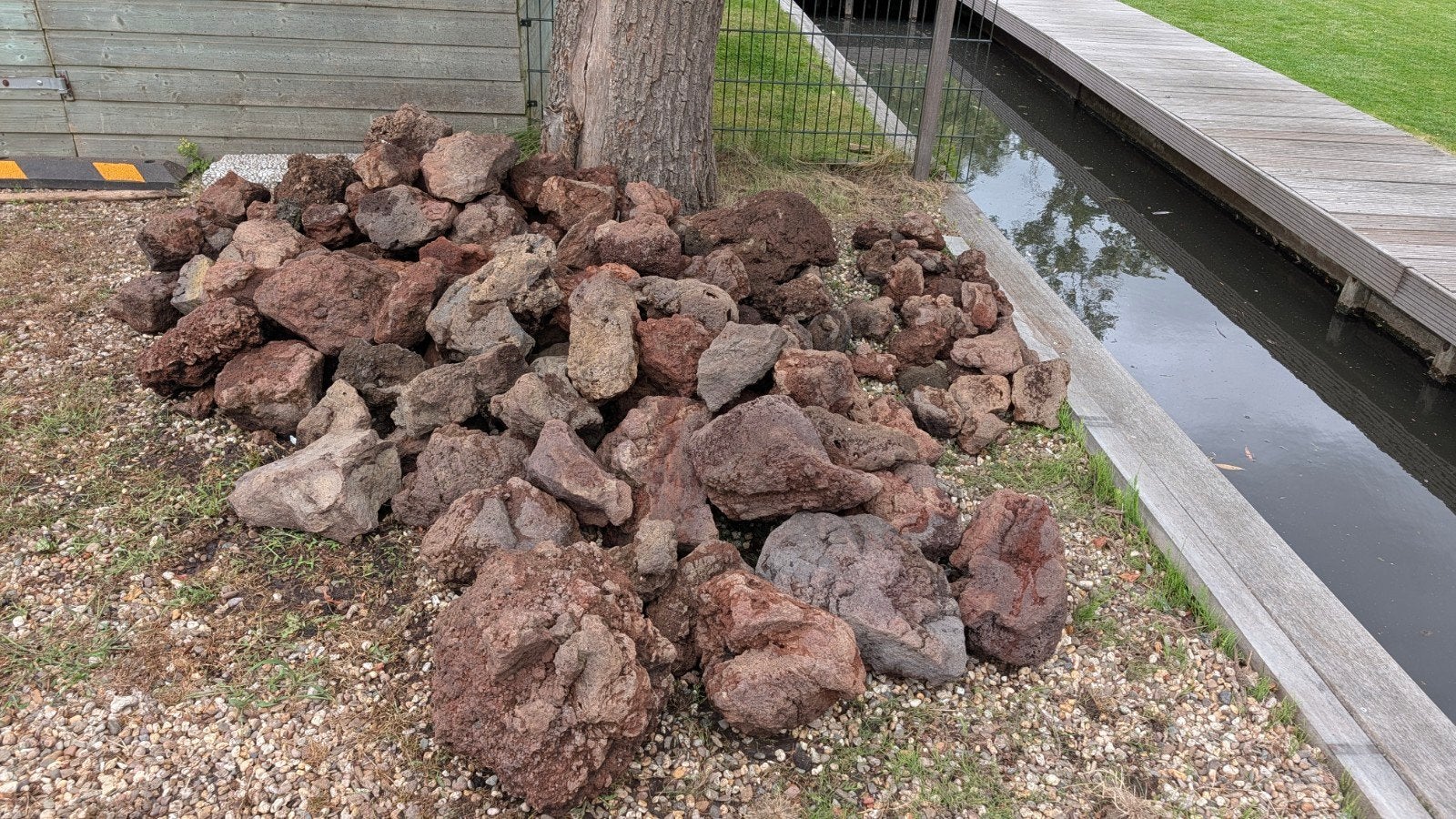 Grote partij XXL lavastenen voor tuin vijver of aquarium, Ophalen, Gebruikt, Bruin, Kei