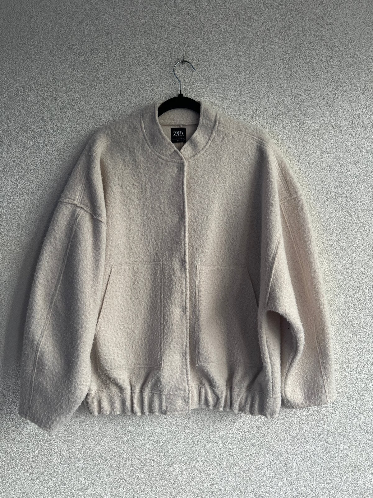 Zara creme boucle stof bomber jack, Kleding | Dames, Jassen | Zomer, Maat 38/40 (M), Beige, Zara, Ophalen of Verzenden