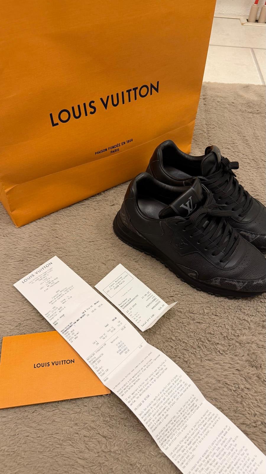 Louis Vuitton Run Away Sneakers schoenen ORIGINEEL!, Ophalen, Zo goed als nieuw, Zwart, Sneakers of Gympen