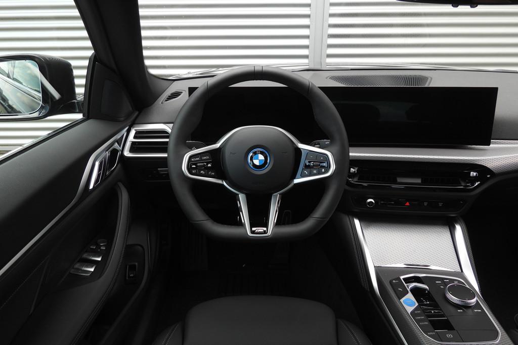 BMW i4 eDrive35 M Sport / Schuif-kanteldak / Adaptieve LED /, Achterwielaandrijving, Zwart, Zwart, Leder