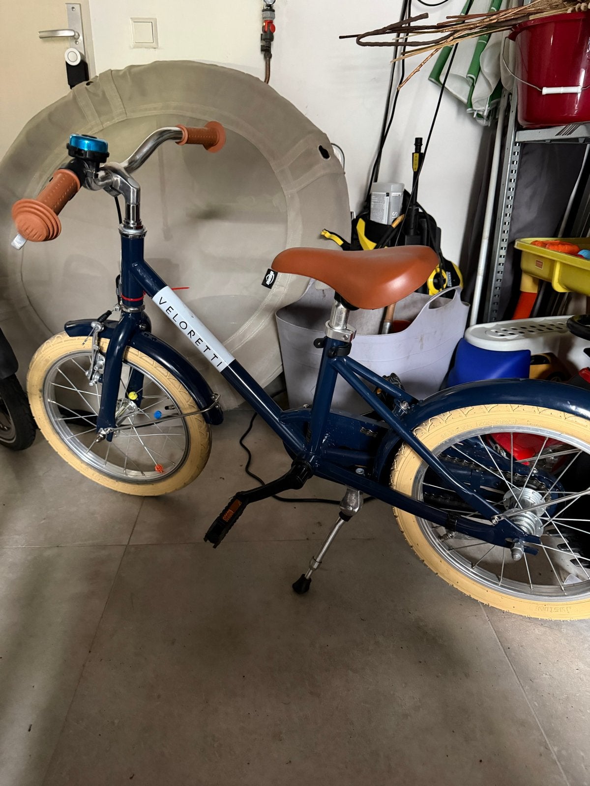 Veloretti kinderfiets 16 inch - Donkerblauw, Fietsen en Brommers, Fietsen | Kinderfietsjes, Ophalen, Zo goed als nieuw, Velgrem