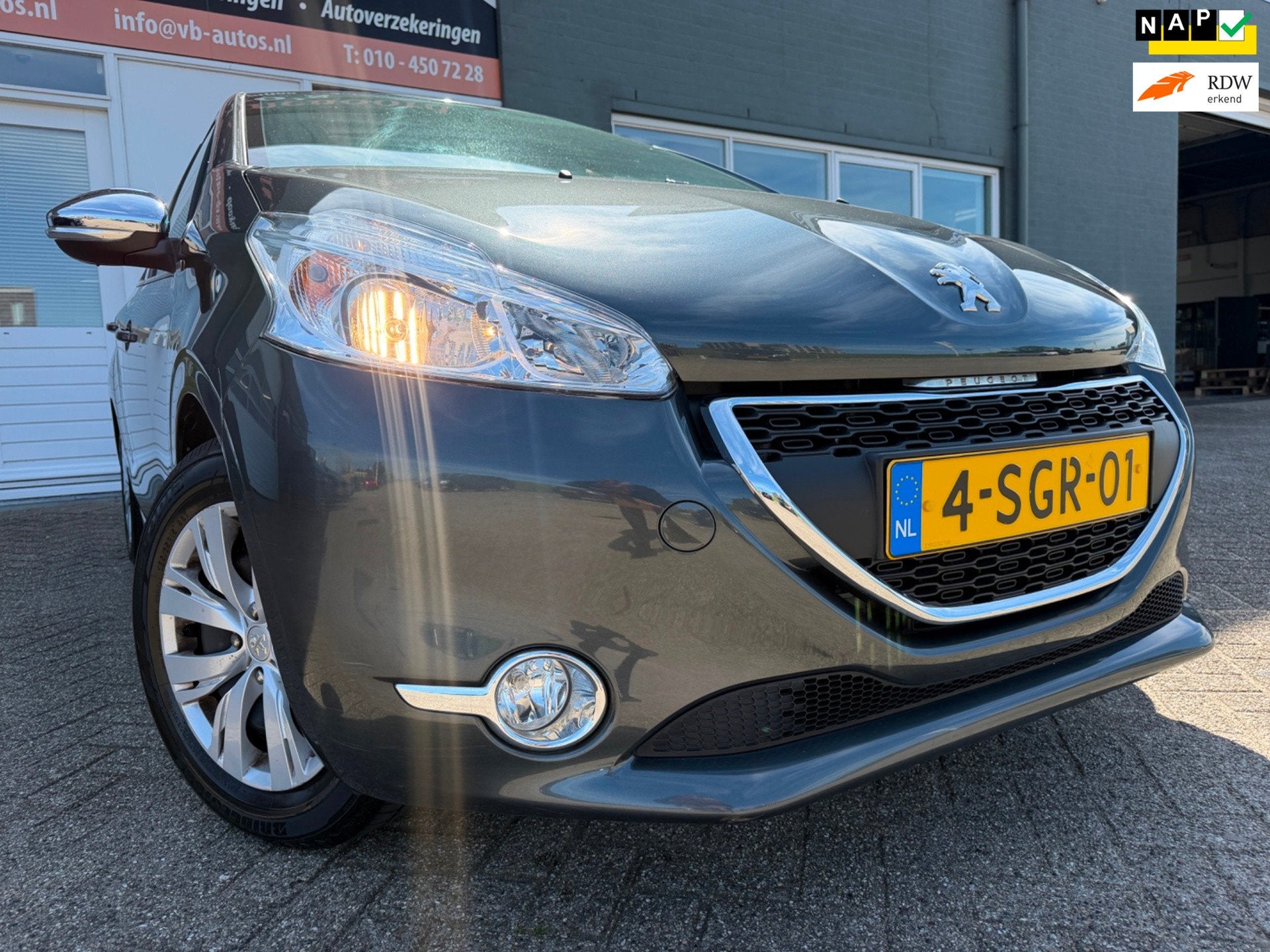 Peugeot 208 1.2 VTi Urban Soul van 1ste Eig met parkeersenso, Auto's, Voorwielaandrijving, Euro 5, Stof, Gebruikt