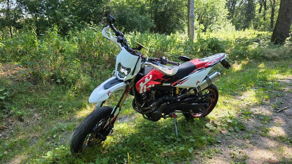 Husqvarna SM610 supermoto 610 Leovince A2, Sportuitlaat, Gebruikt, Minimaal motorrijbewijs A2, Handgeschakeld