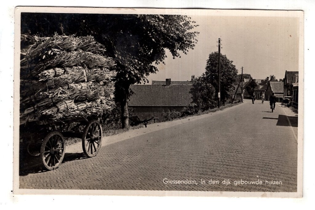 Giessendam  In de dijk gebouwde Huizen, Verzenden, 1920 tot 1940, Gelopen, Zuid-Holland