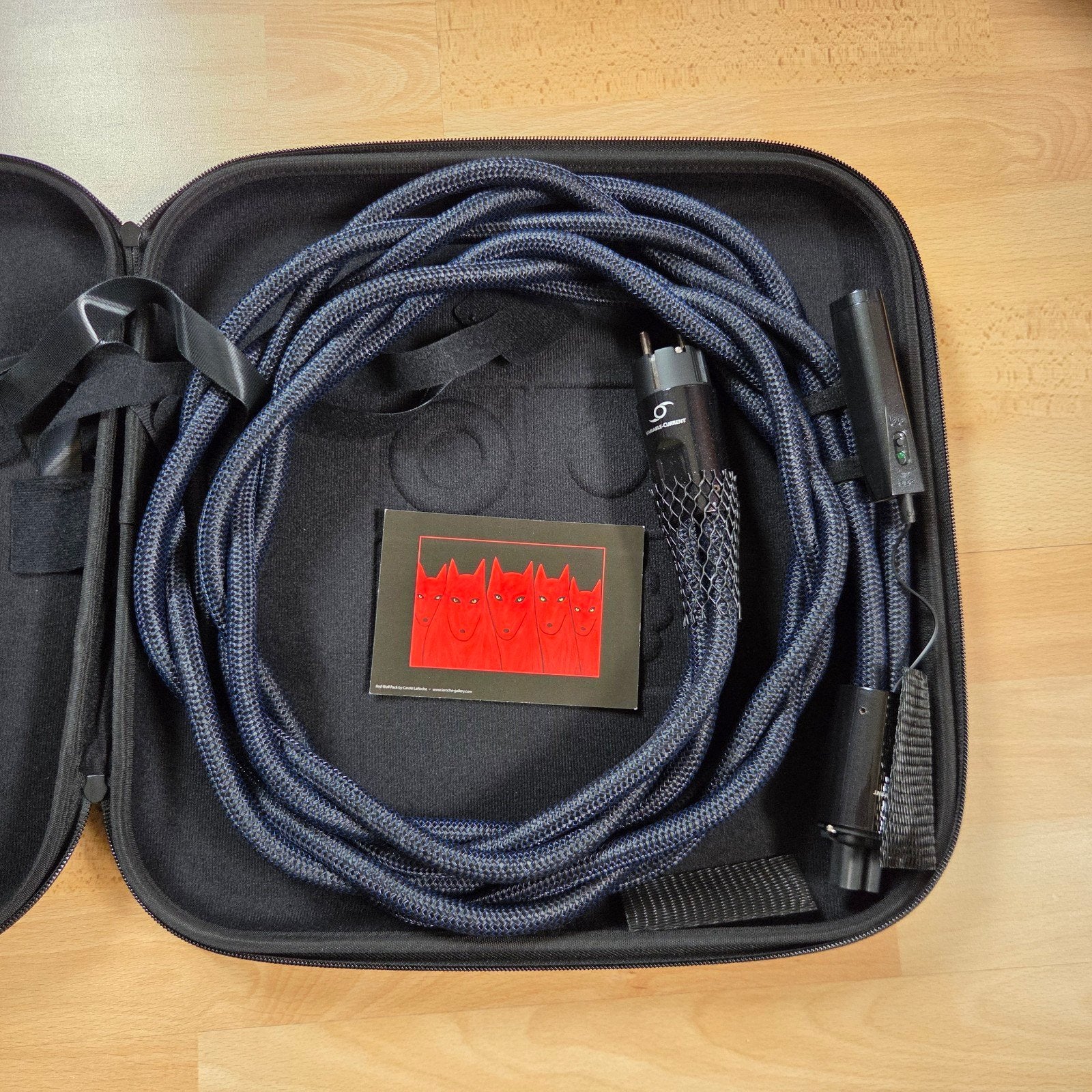 Audioquest Hurricane HC stroomkabel 2m C-15 DBS 72V Carbon, Ophalen of Verzenden, Zo goed als nieuw, 2 tot 5 meter, Overige kabels