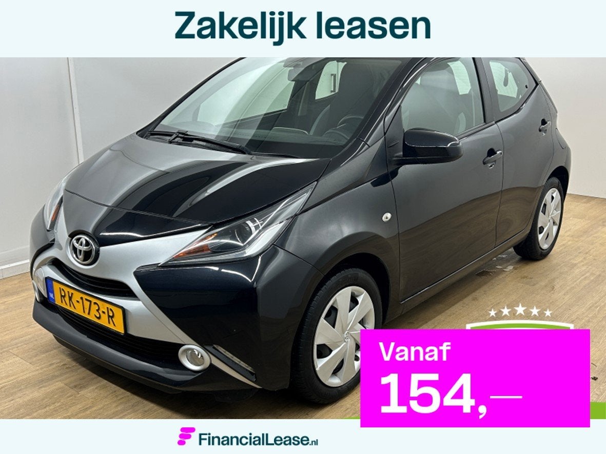 Toyota Aygo Occasion 1.0 VVT-i x-play | Zwart | Tweedehands, Voorwielaandrijving, Dealer onderhouden, Gebruikt, 4 stoelen