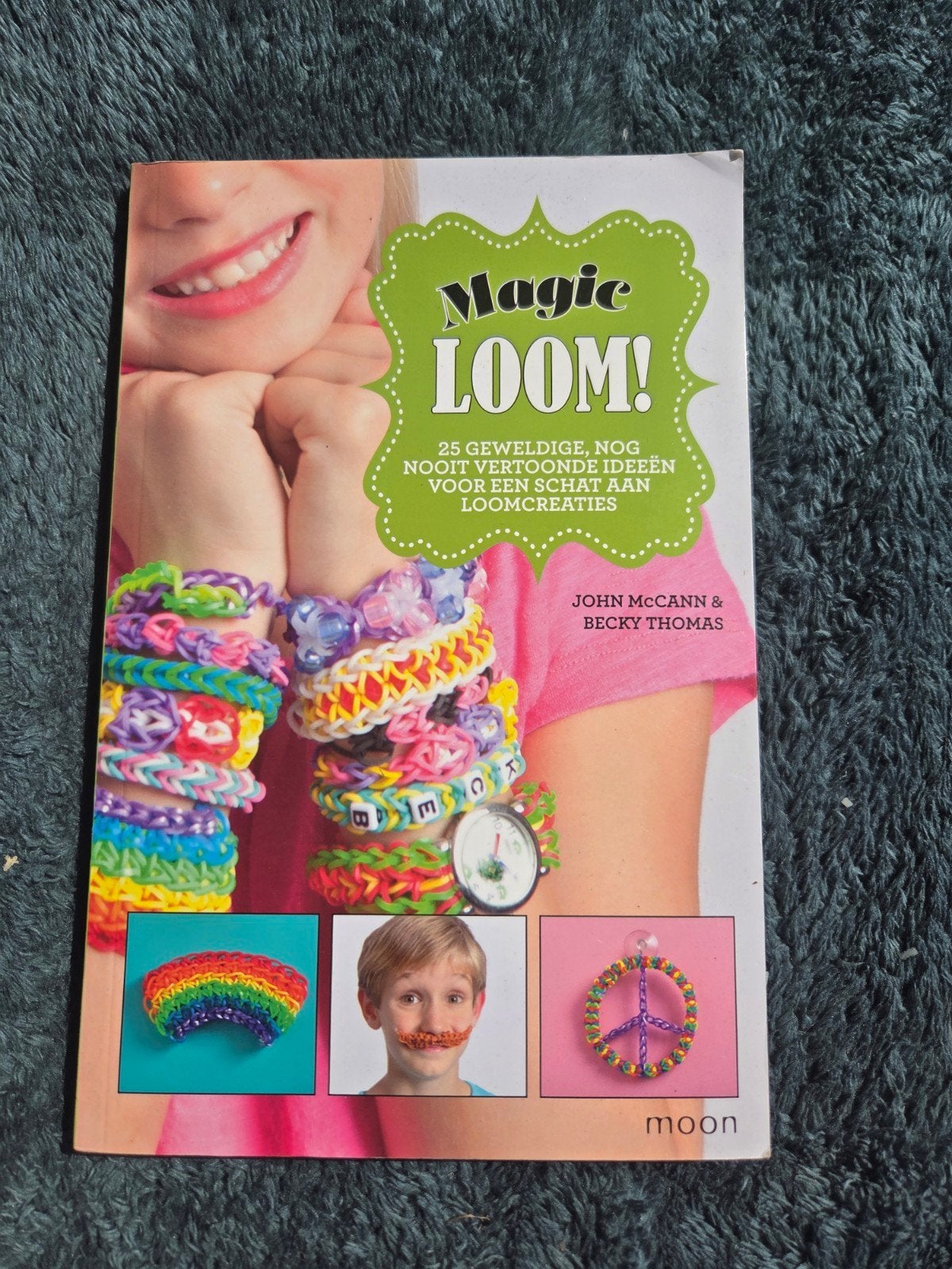 Magic Loom! Boek met 25 creatieve loom ideeën, Boeken, Ophalen of Verzenden, Zo goed als nieuw, Scrapbooking en Knutselen, John McCann & Becky Thomas