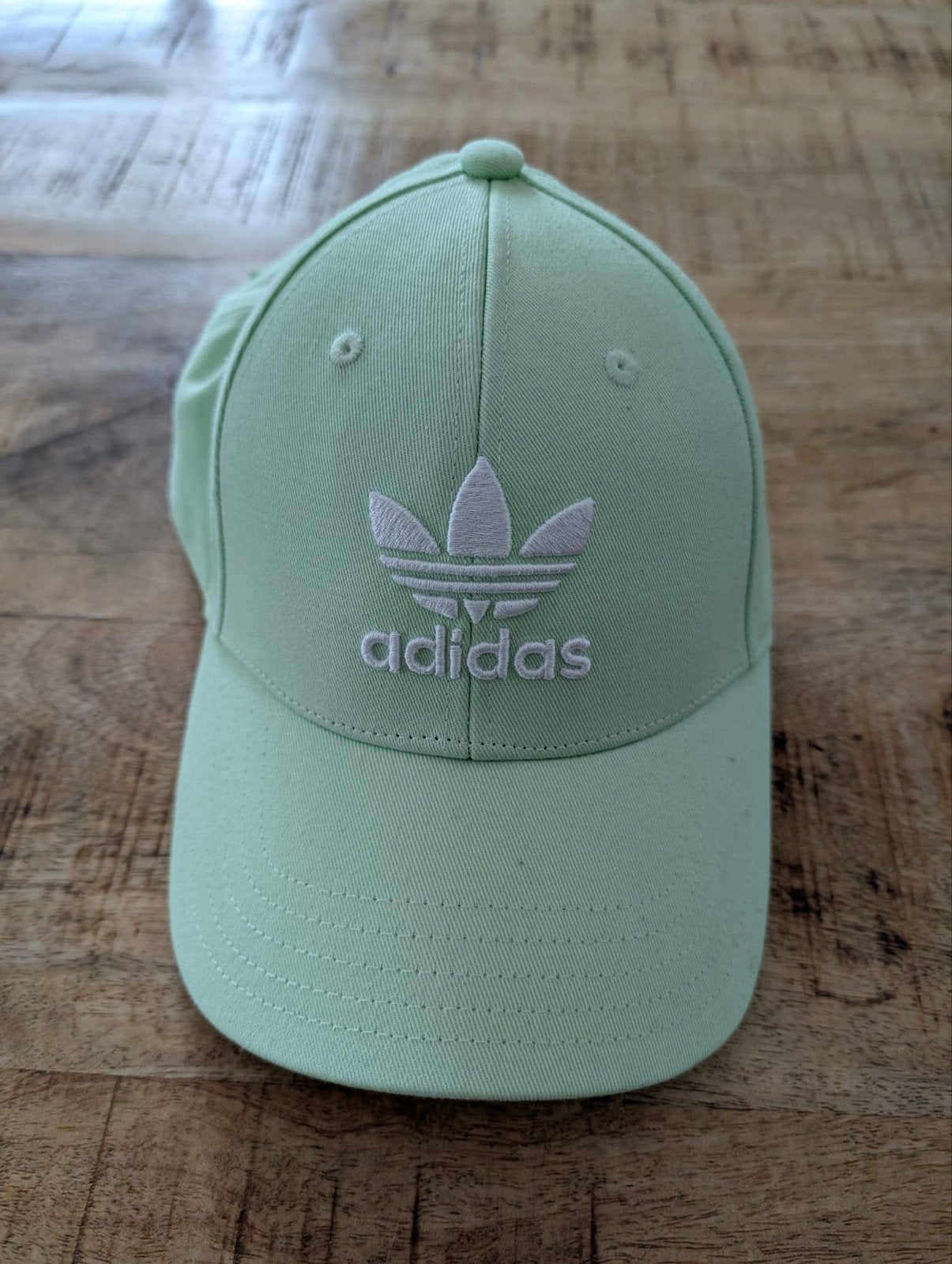 Adidas pet - lichtgroen met wit logo, Adidas, One size fits all, Ophalen of Verzenden, Pet