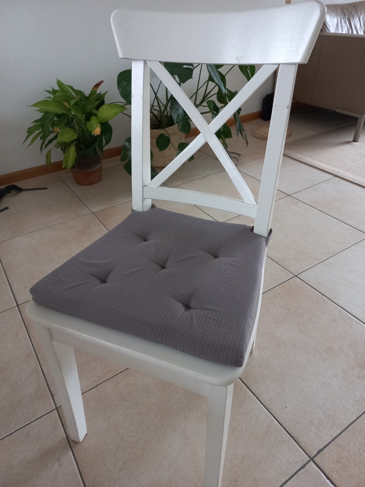 Eetkamer stoelen ROSENTORP
Eetkamerstoel, wit, Huis en Inrichting, Ophalen, Gebruikt, Wit, Landelijke stijl
