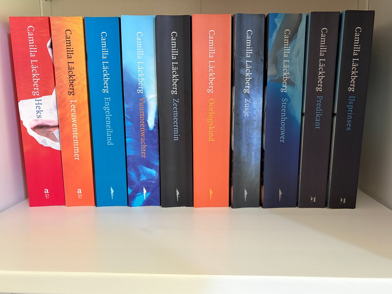 Camilla Läckberg boekenreeks - 10 delen, Ophalen, Zo goed als nieuw
