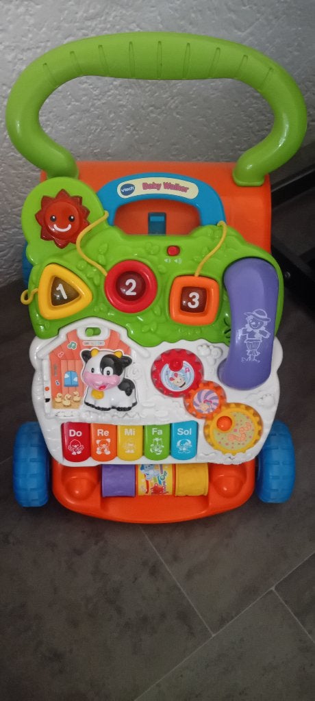 Baby walker, Kinderen en Baby's, Speelgoed | Babyspeelgoed, Ophalen, Zo goed als nieuw, Overige typen, Met licht