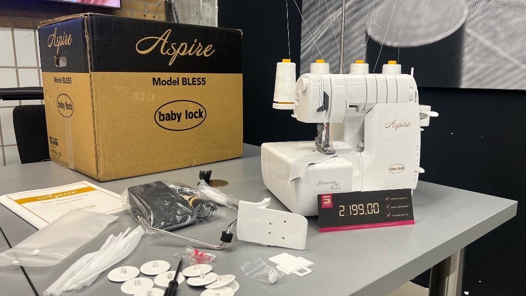 Baby Lock Aspire Coverlock, lockmachine + coverstitch zgan, Ophalen of Verzenden, Zo goed als nieuw, Lockmachine, Overige merken