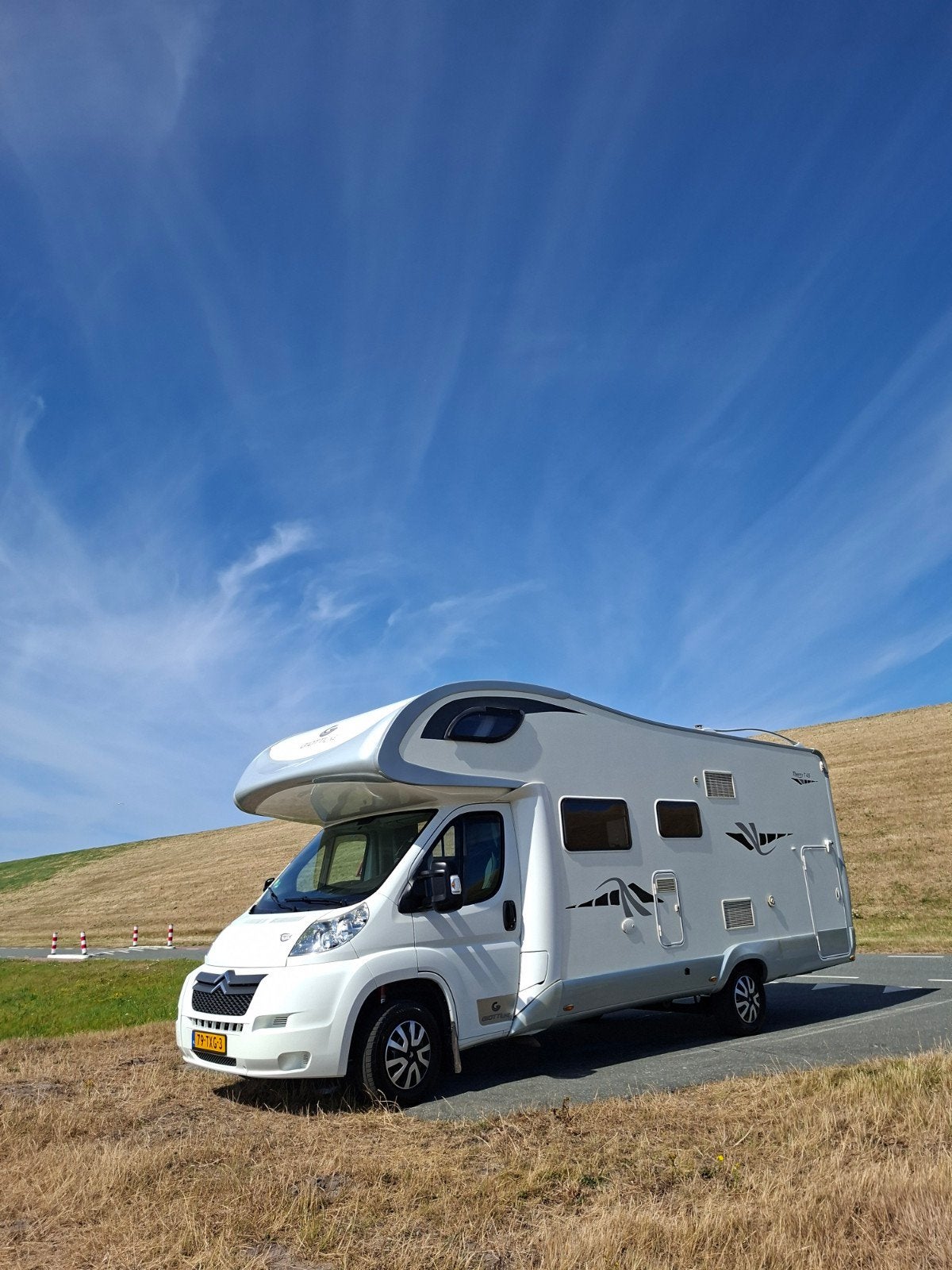Giottiline T45, ruime camper, lang bed en XXL garage nw APK, Overige merken, Chemisch toilet, Alkoof, Ringverwarming