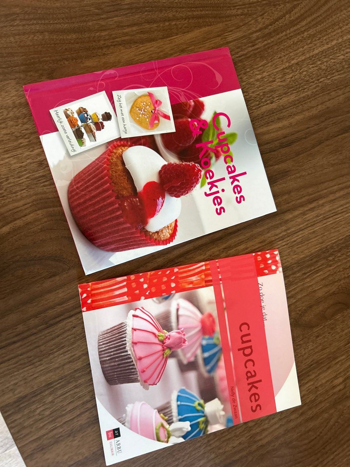 Cupcakes & Koekjes Kookboeken - 2 stuks, Boeken, Kookboeken, Ophalen of Verzenden, Zo goed als nieuw, Overige gebieden, Taart, Gebak en Desserts