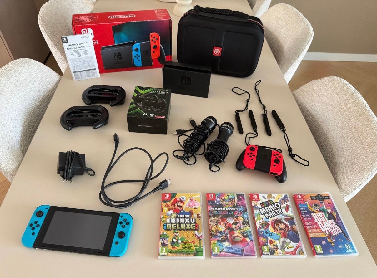 Nintendo Switch compleet pakket 4 controllers + 4 games, Ophalen, Zo goed als nieuw, Switch Original