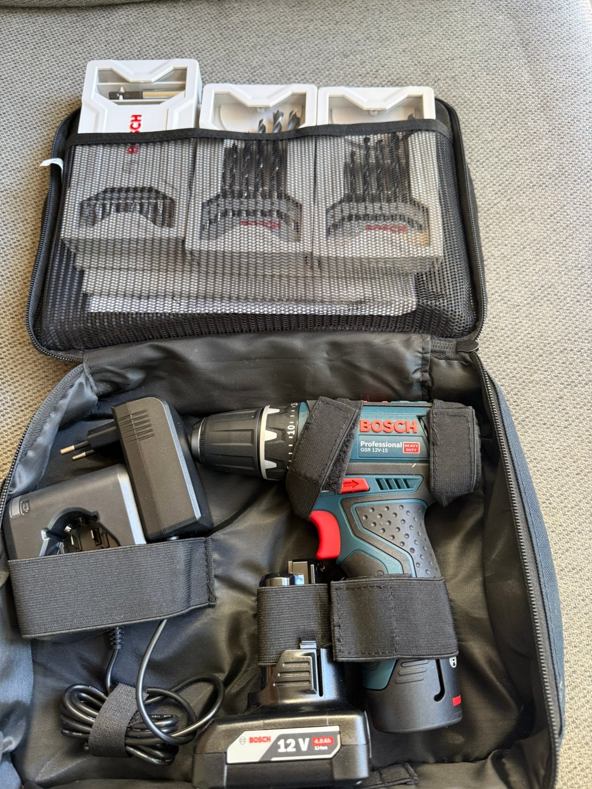 Bosch blauw gsr12v accuboorschroevendraaier 12v 2ah+4ah accu, Ophalen of Verzenden, Nieuw, Boormachine