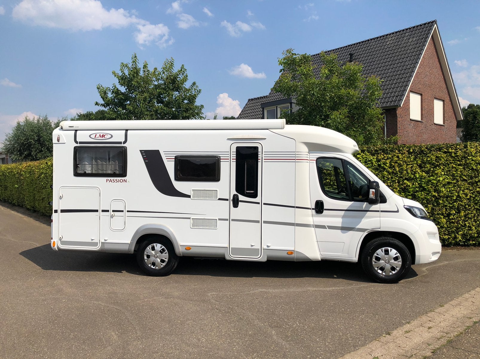Caravans And Camping Enkele