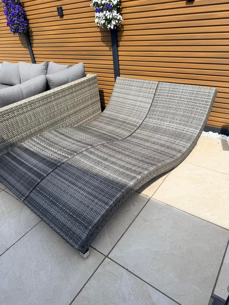 Twee comfortabele ligbedden, Tuin en Terras, Ligbedden, Ophalen, Zo goed als nieuw, Wicker
