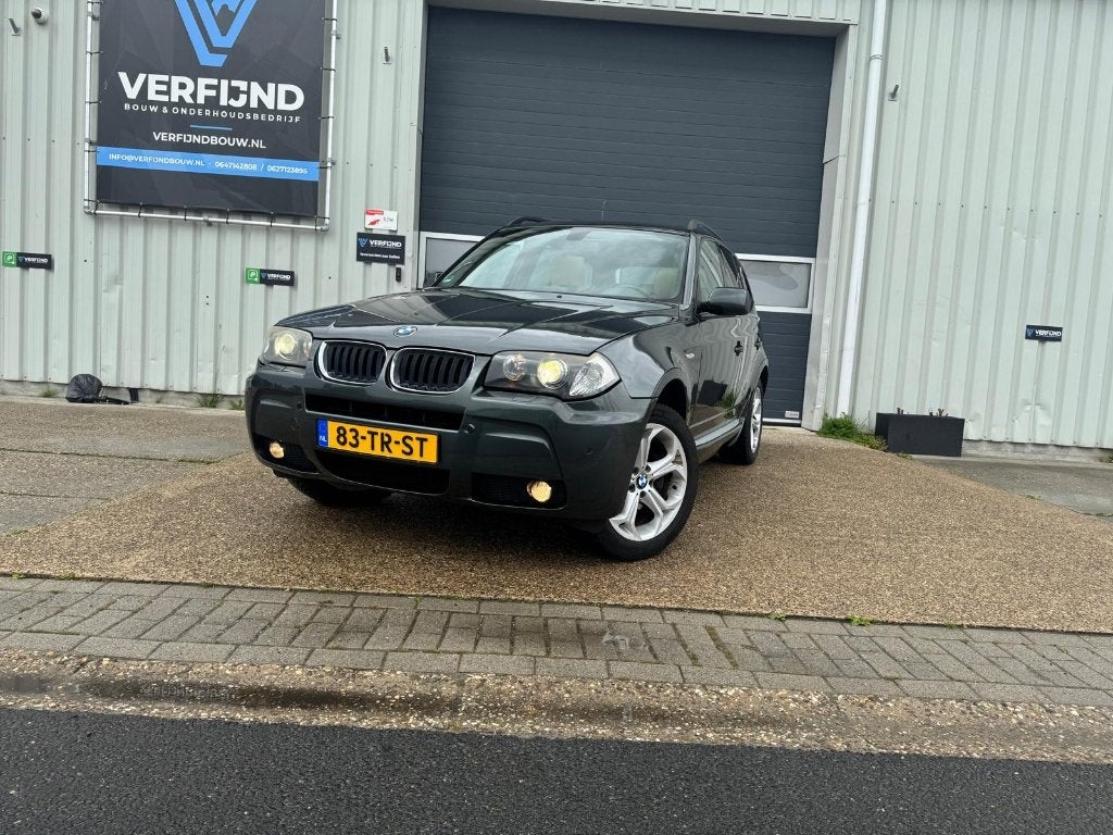 BMW X3 3.0i Automaat | M-Pakket | Panorama Dak | Trekhaak, Auto's, BMW, Automaat, Beige, 2000 kg, Bluetooth